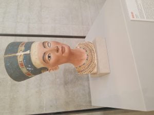 Nefertiti Biografía, Quien Fue, Vida, Reina De Egipto 1 Nefertiti Biografía-Busto-Museo-Nuevo-Berlin